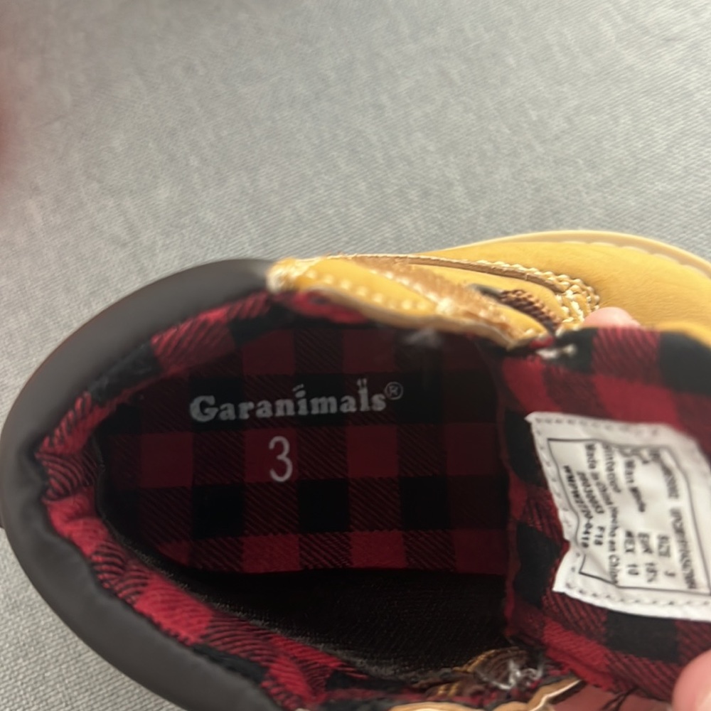 Size 3 timberline boots - Picture 3 of 3